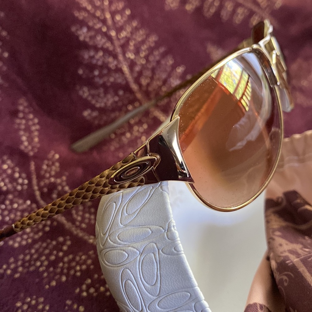 Women’s Oakley Sunglasses